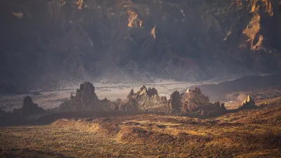 Kust van Tenerife met de Teide op de achtergrond