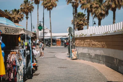 Marktkraam met verse producten in Spanje