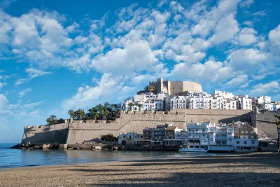 Het kasteel van Peñíscola aan de kust van Castellón